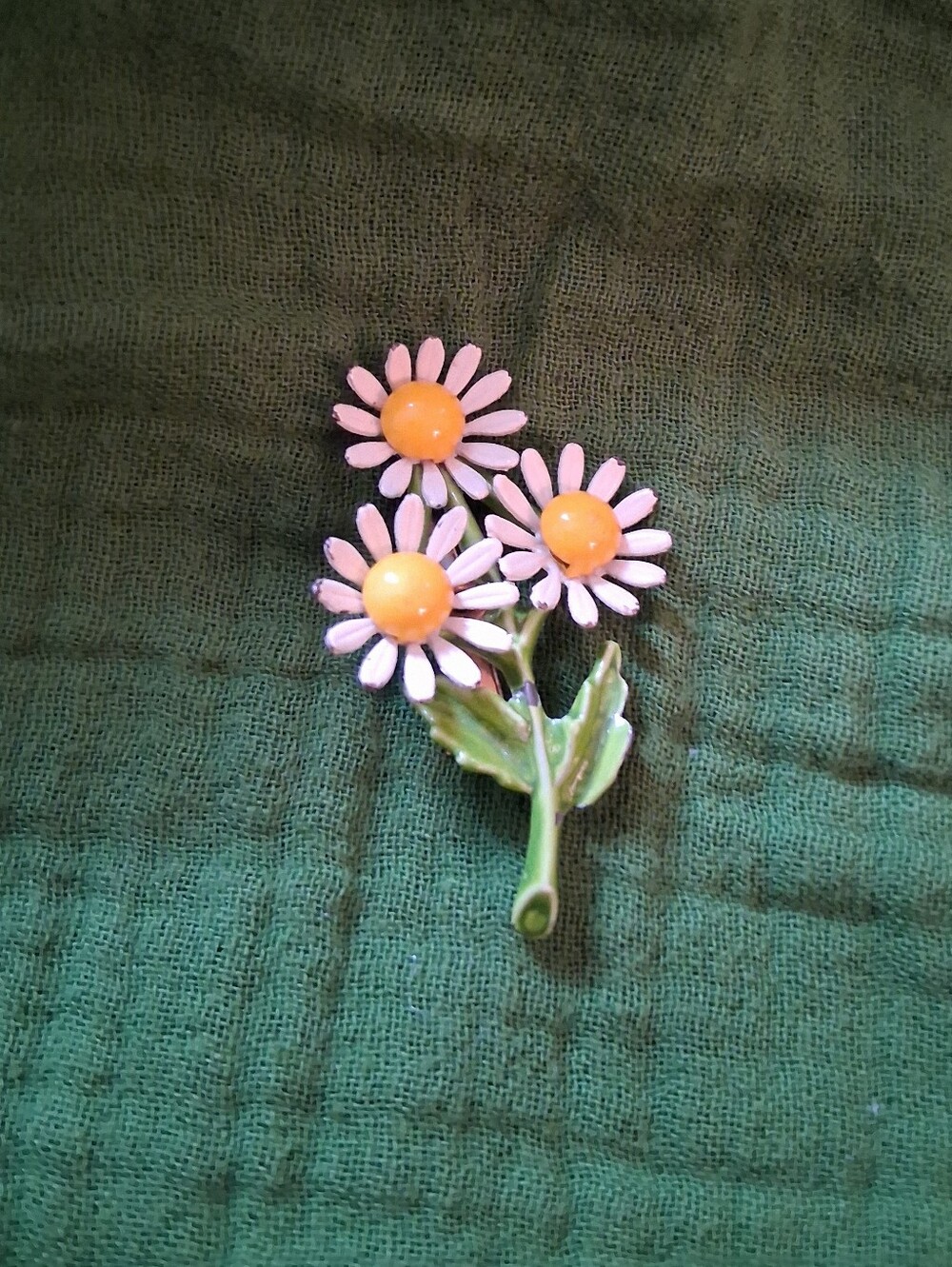 Vintage Sweet Daisy Flower Brooch White and Yellow with Green Stem Enamel